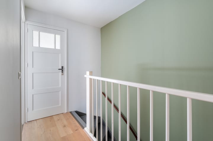 Photo 22 of Floresstraat 96