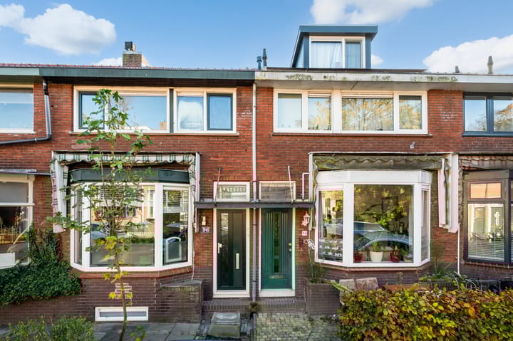 Photo 34 of Floresstraat 96