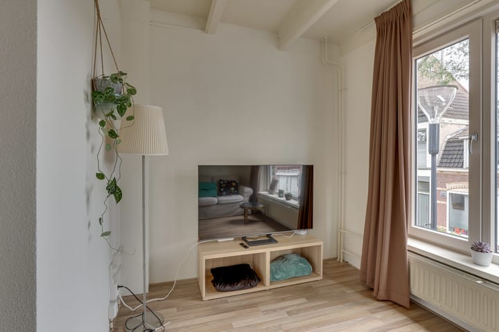 Foto 6 van Thomas a Kempisstraat 84-A