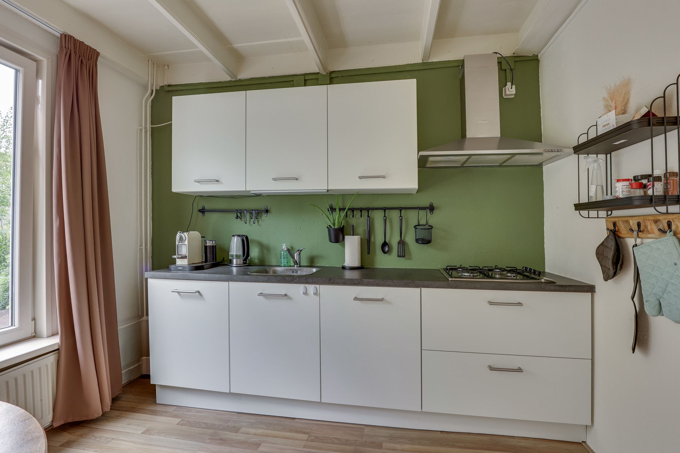 Foto 9 van Thomas a Kempisstraat 84-A