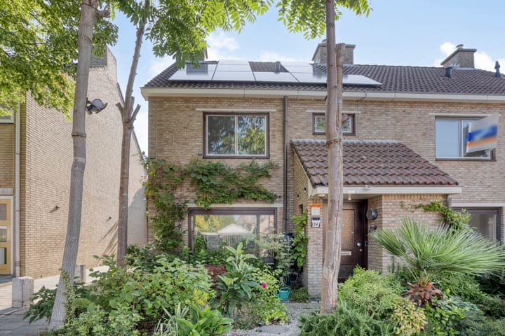 Photo 42 of Röntgenstraat 24