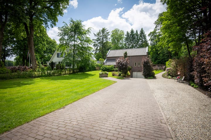 Photo 41 of Hoenderloseweg 145-B