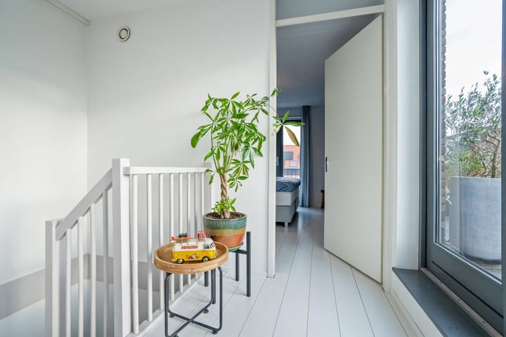 Photo 38 of Friendshipring 118