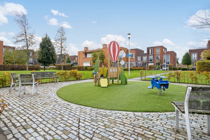 Photo 49 of Friendshipring 118