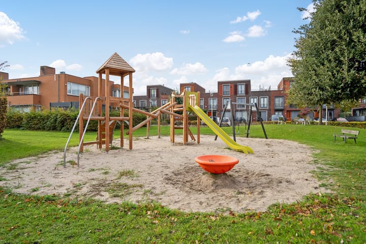 Photo 50 of Friendshipring 118