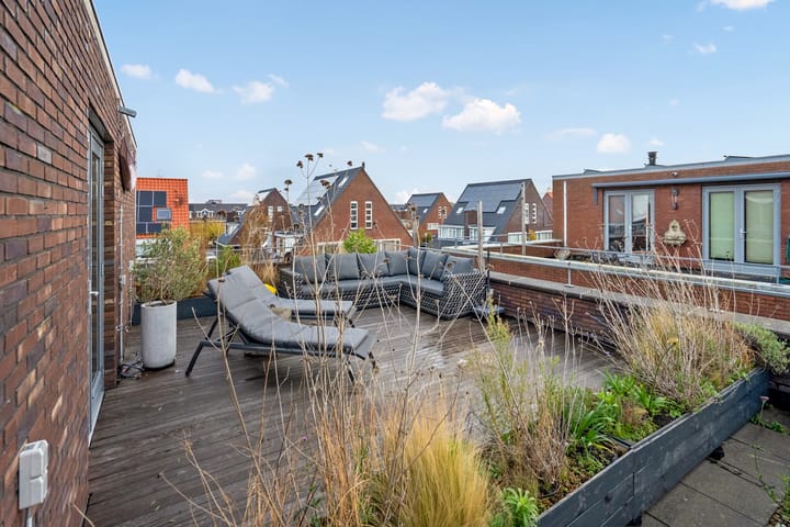 Photo 43 of Friendshipring 118