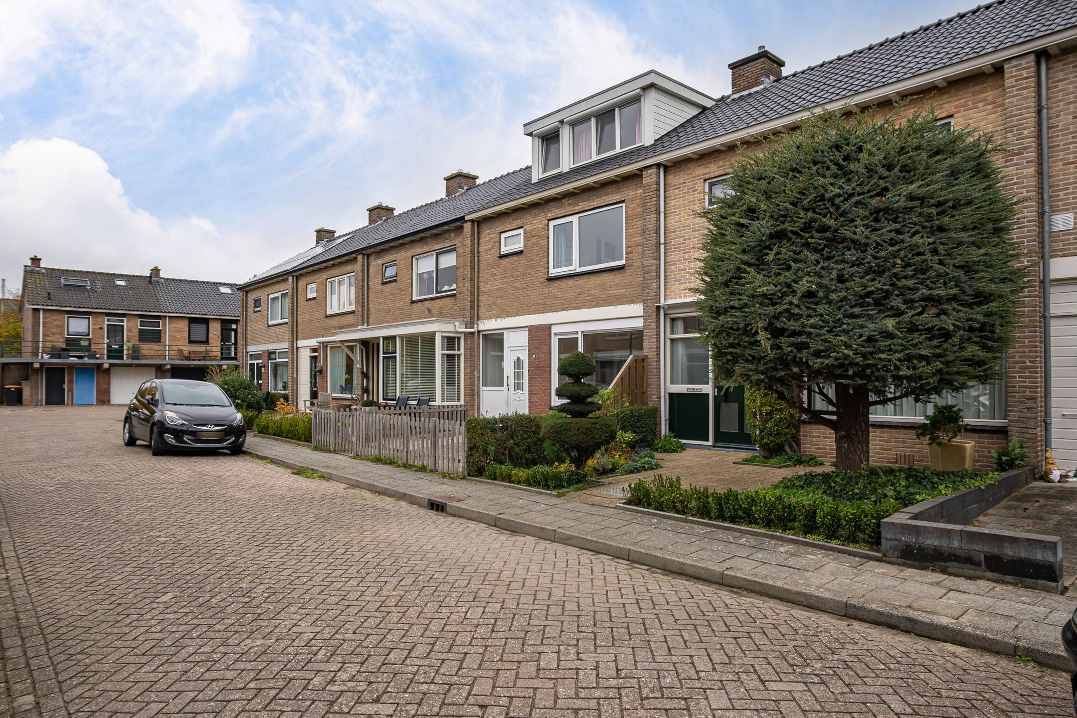 Photo 3 of Diepenbrockstraat 10