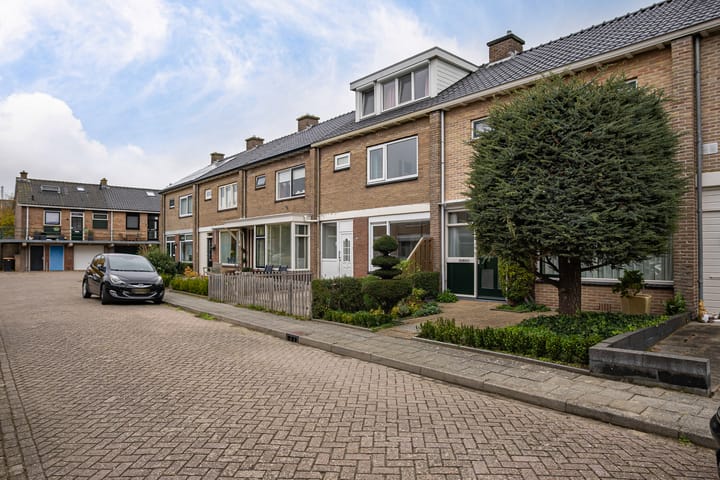 Photo 3 of Diepenbrockstraat 10