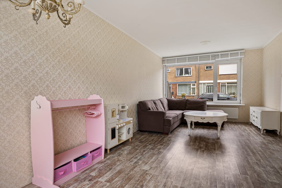 Photo 7 of Diepenbrockstraat 10