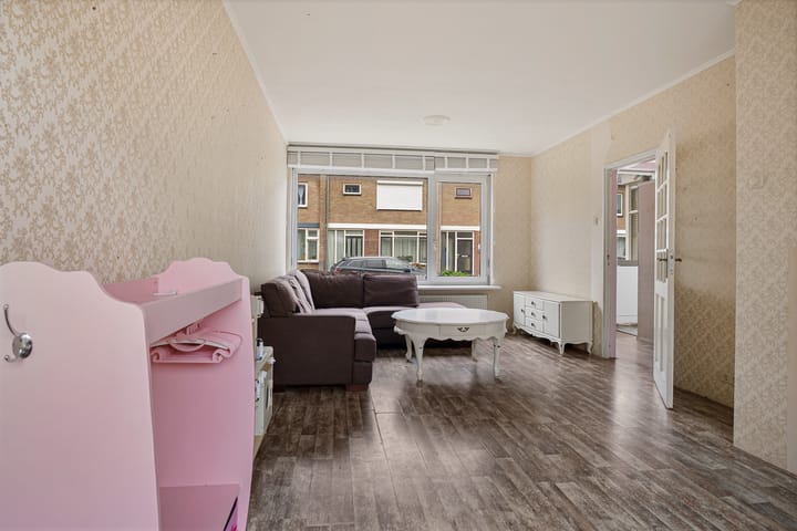 Photo 8 of Diepenbrockstraat 10