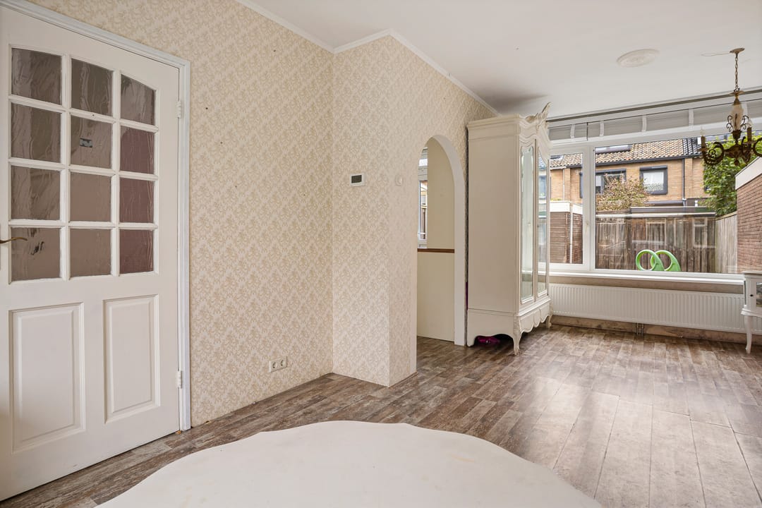 Photo 11 of Diepenbrockstraat 10