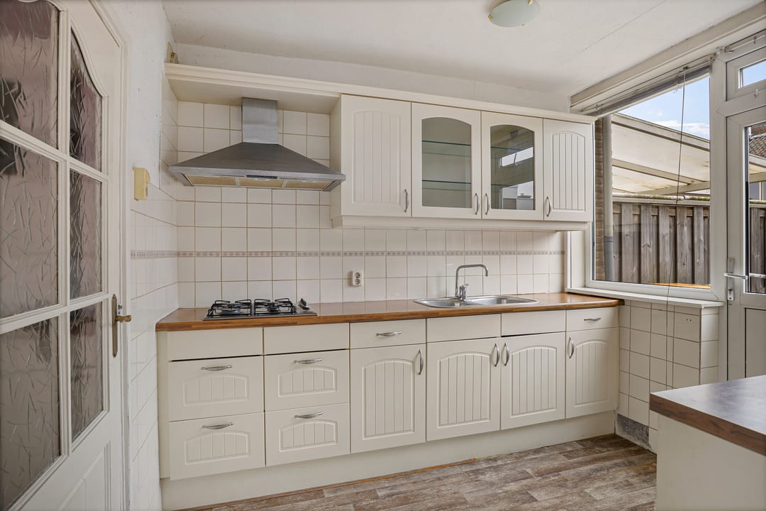 Photo 13 of Diepenbrockstraat 10