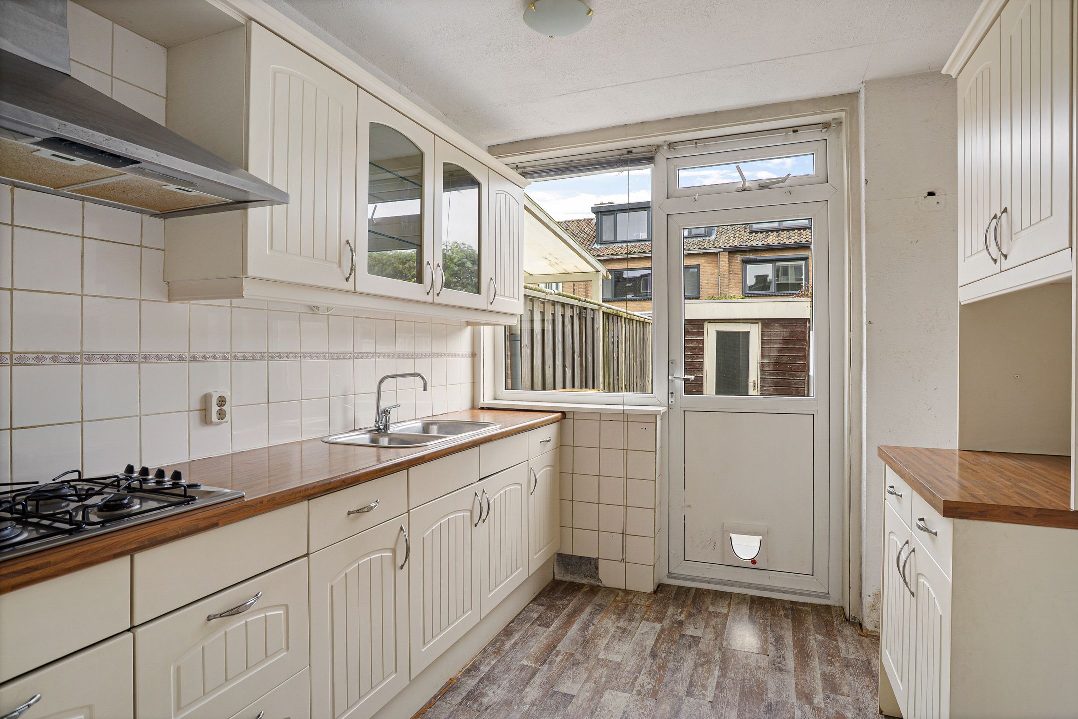 Photo 15 of Diepenbrockstraat 10