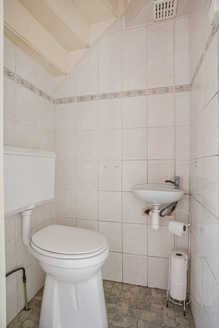 Photo 16 of Diepenbrockstraat 10