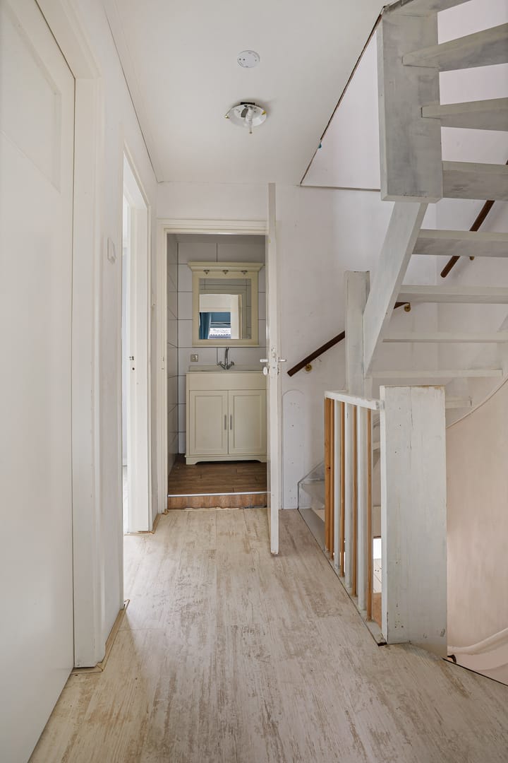 Photo 17 of Diepenbrockstraat 10