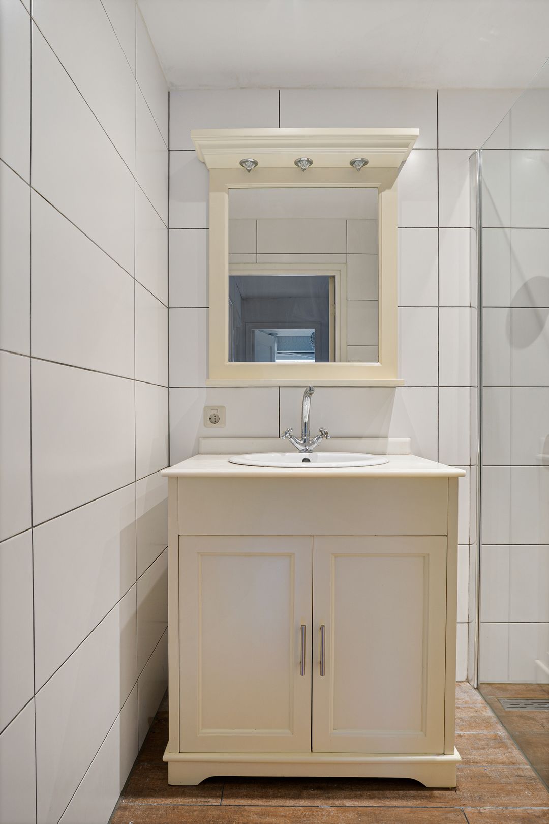 Photo 22 of Diepenbrockstraat 10