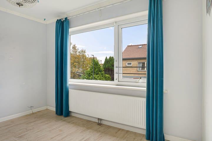 Photo 25 of Diepenbrockstraat 10