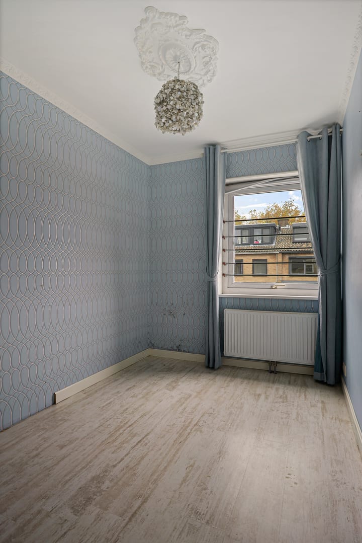 Photo 26 of Diepenbrockstraat 10