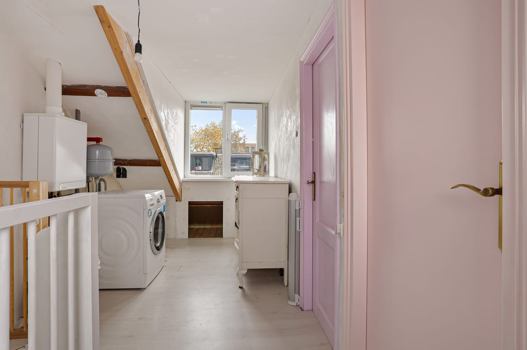 Photo 28 of Diepenbrockstraat 10