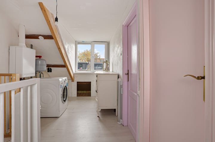 Photo 28 of Diepenbrockstraat 10