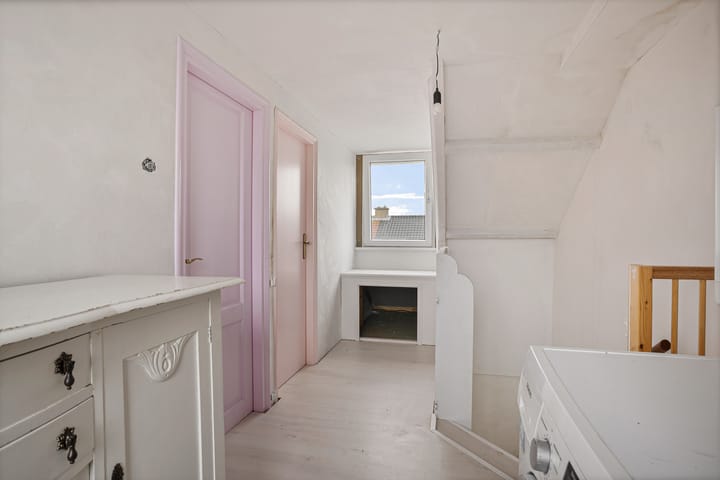 Photo 29 of Diepenbrockstraat 10