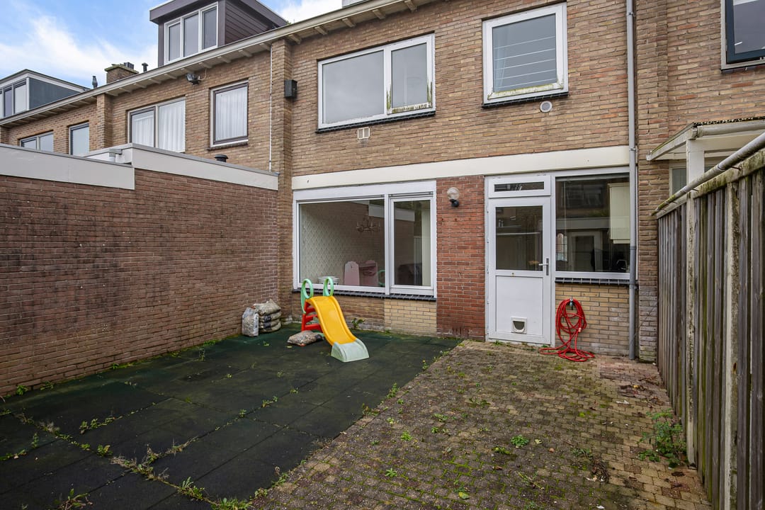 Photo 37 of Diepenbrockstraat 10