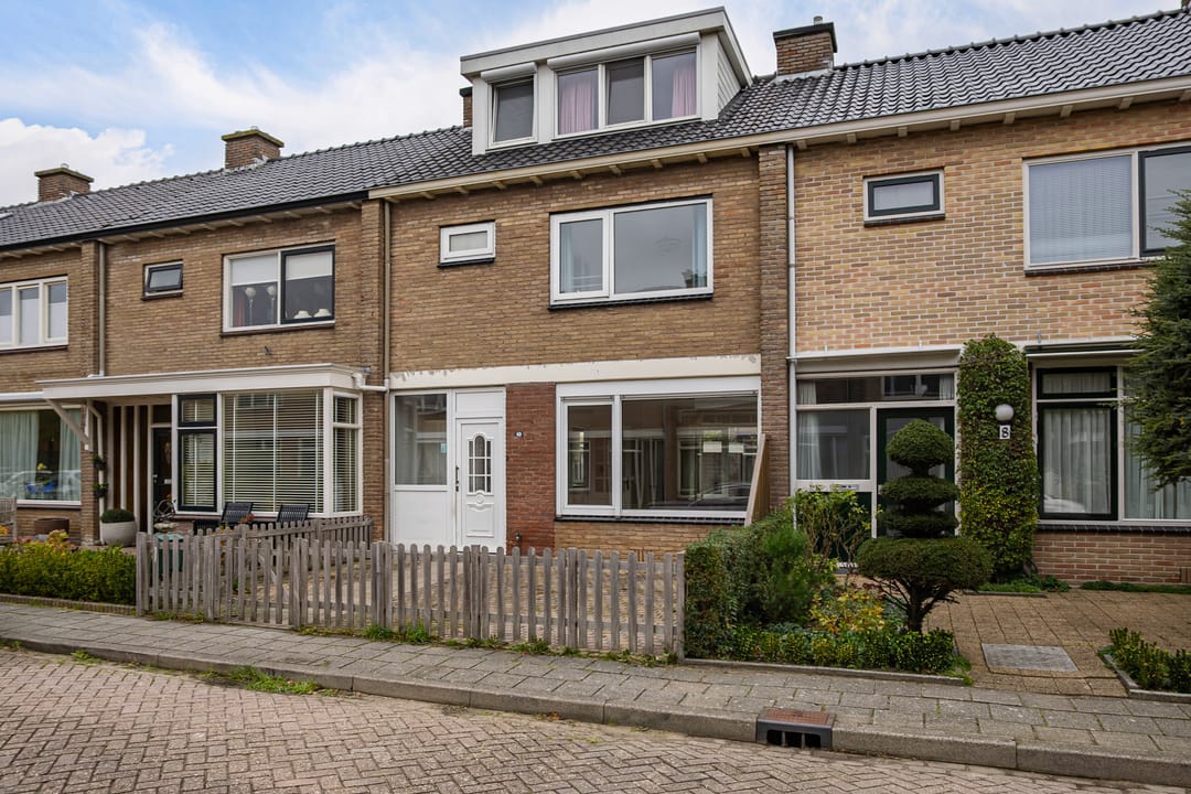 Photo 41 of Diepenbrockstraat 10