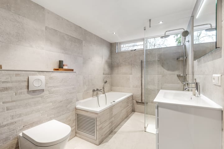 Photo 4 of Bizetlaan 13