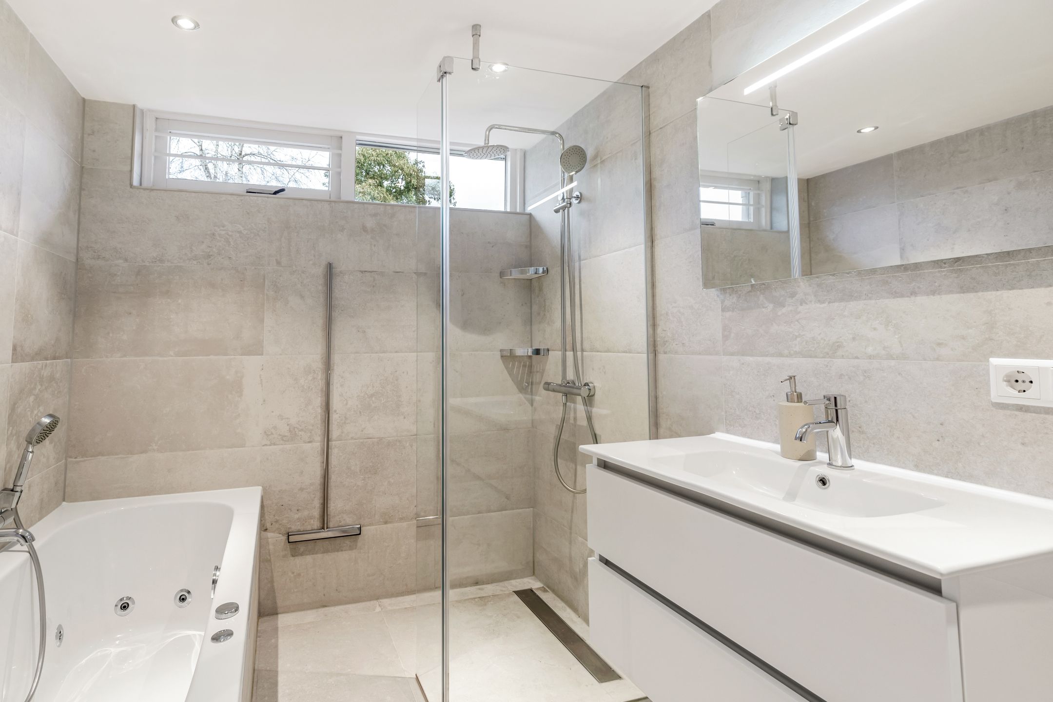 Photo 18 of Bizetlaan 13