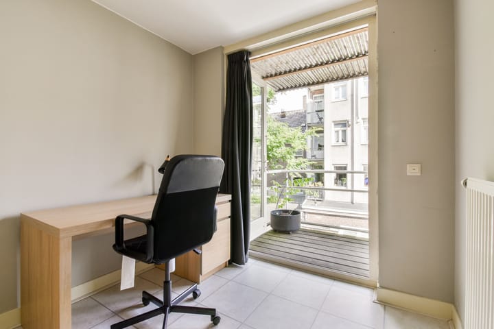 Photo 13 of Goudsbloemstraat 118-D