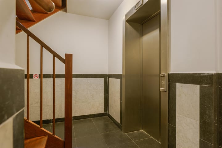 Photo 19 of Goudsbloemstraat 118-D