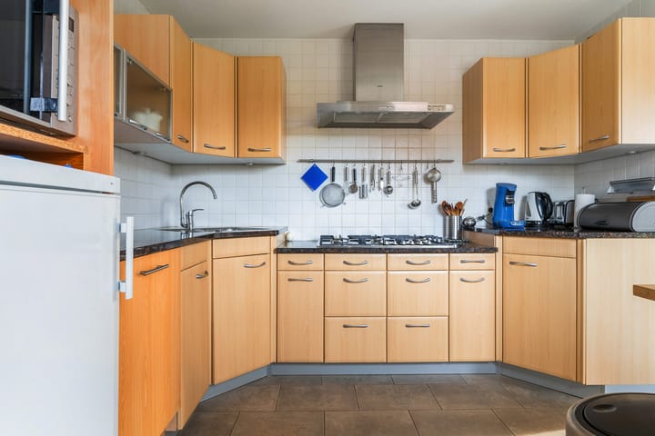 Photo 4 of It Suderheech 10