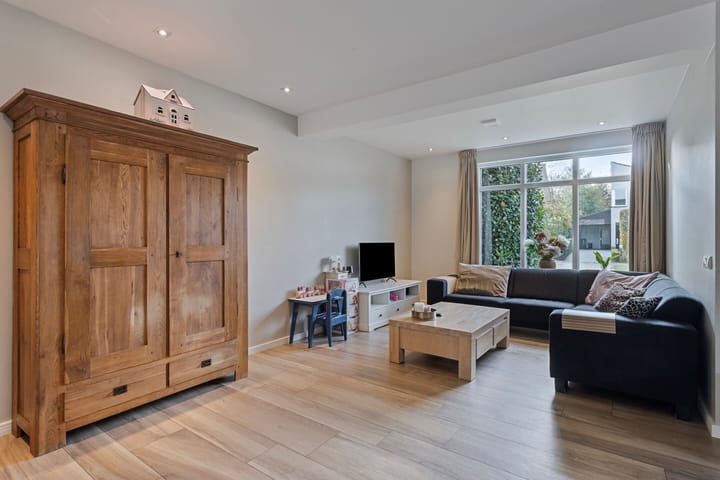 Foto 9 van Burg. Van Ginnekenstraat 11