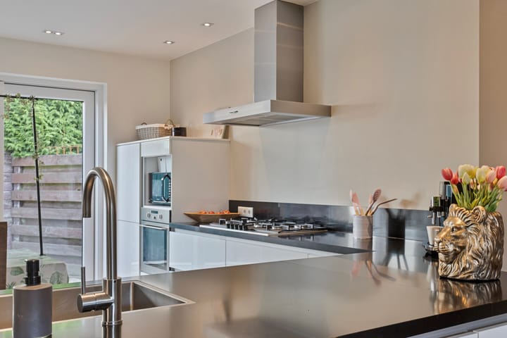 Foto 17 van Burg. Van Ginnekenstraat 11