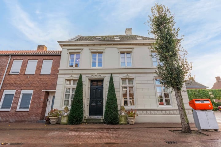 Photo 37 of Grotestraat 37