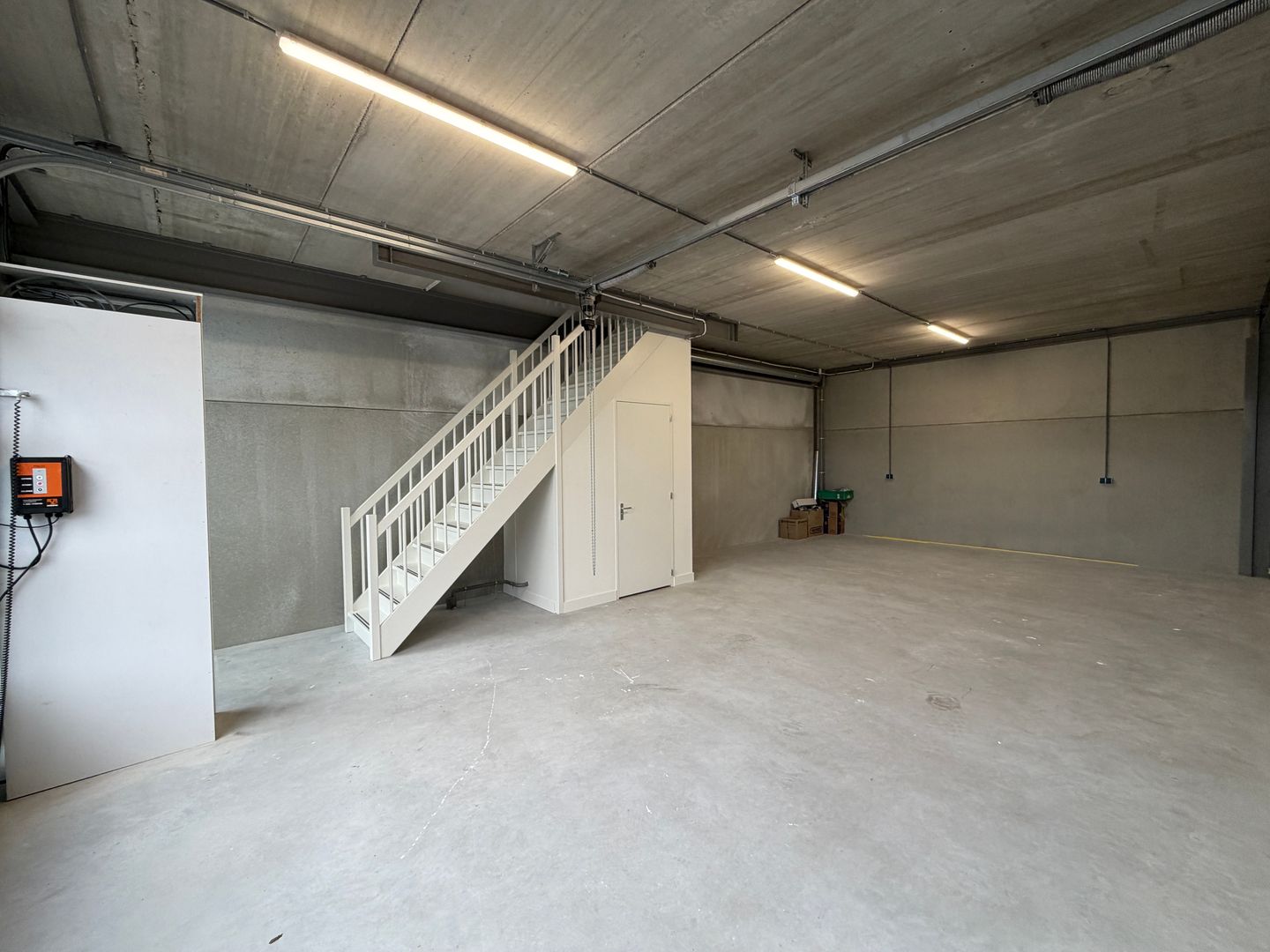 View photo 2 of Afmijnstraat 37