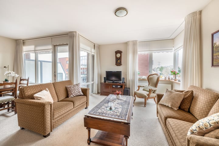 Burgemeester Nederveenlaan 15