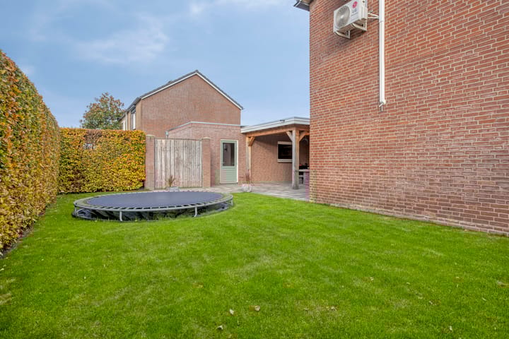 Photo 2 of Korenbloemstraat 1