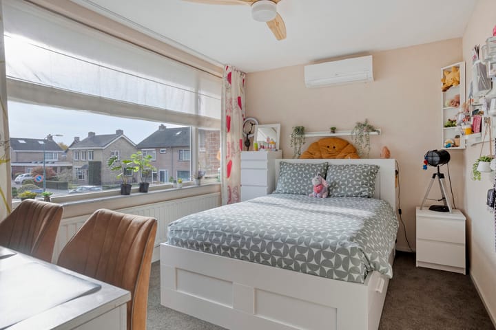 Foto 16 van Korenbloemstraat 1