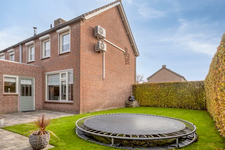 Foto 25 van Korenbloemstraat 1