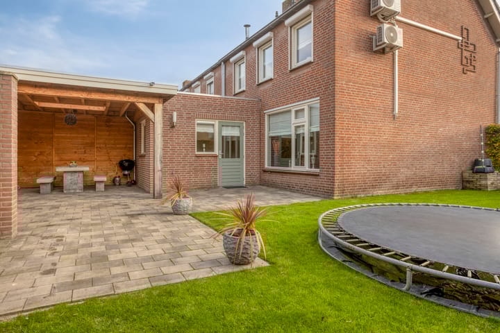 Foto 26 van Korenbloemstraat 1