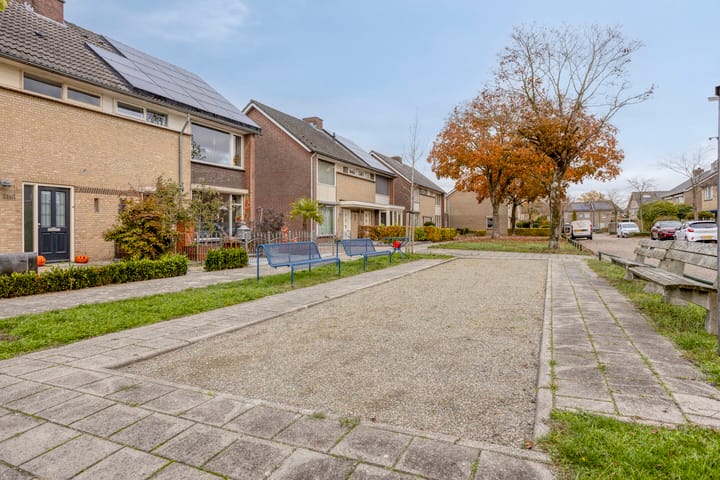 Foto 35 van Korenbloemstraat 1