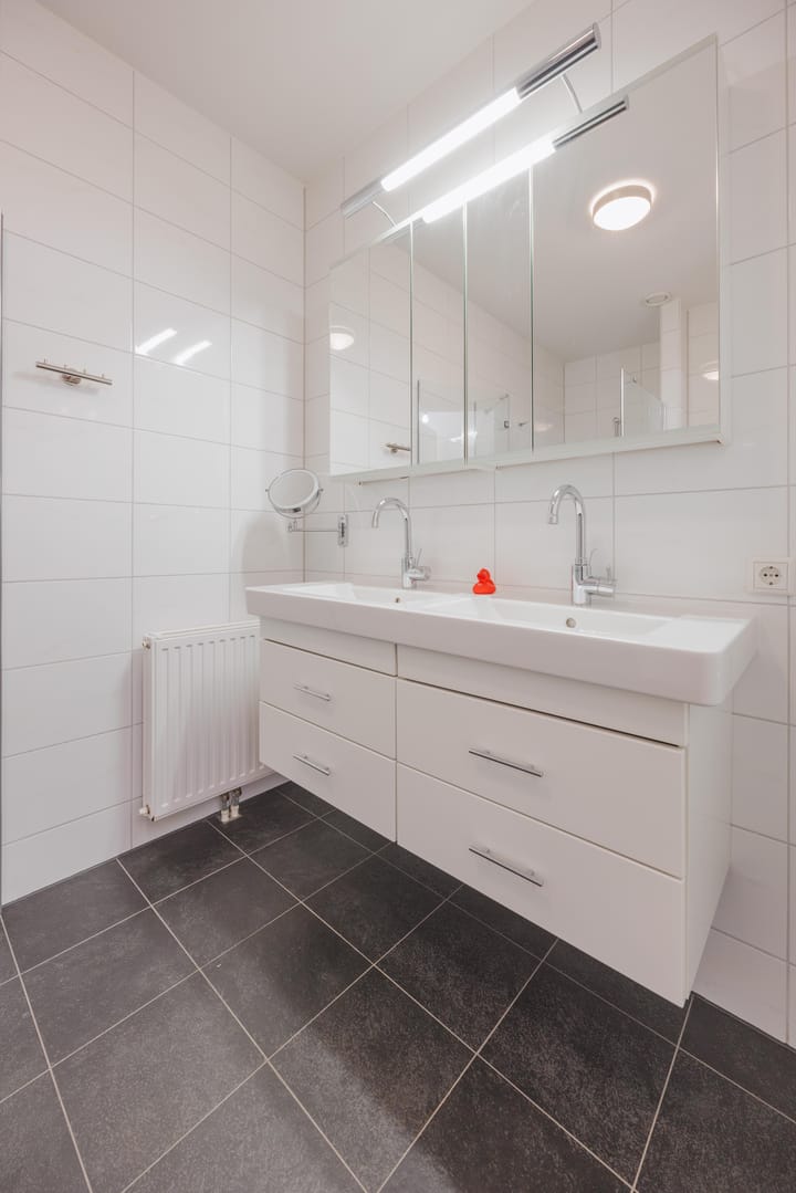 Photo 5 of Prins Hendrikstraat 2-B