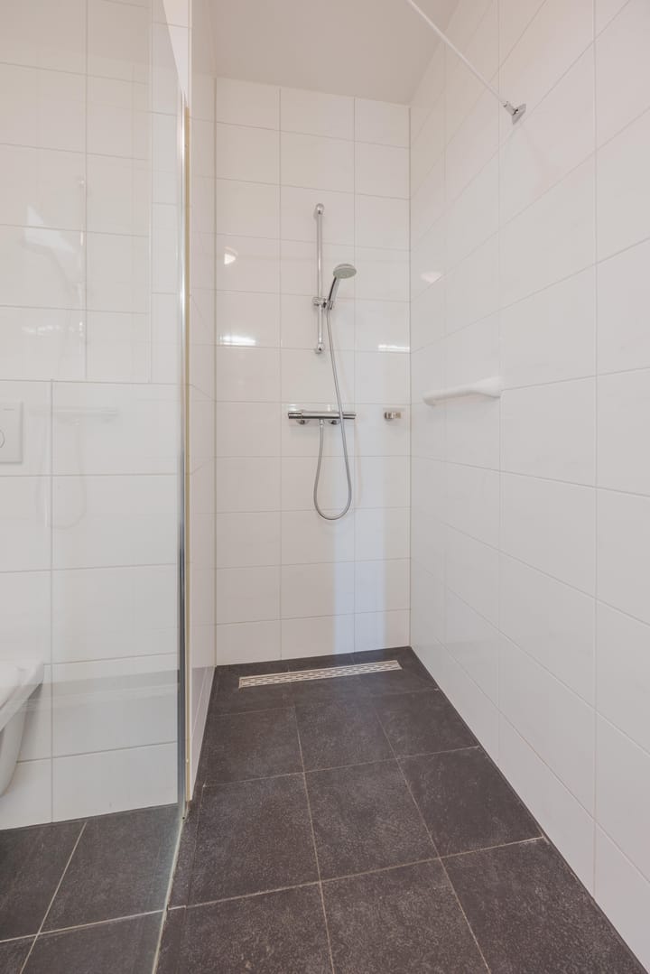 Photo 18 of Prins Hendrikstraat 2-B