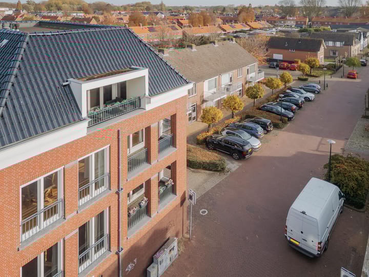 Photo 8 of Prins Hendrikstraat 2-B