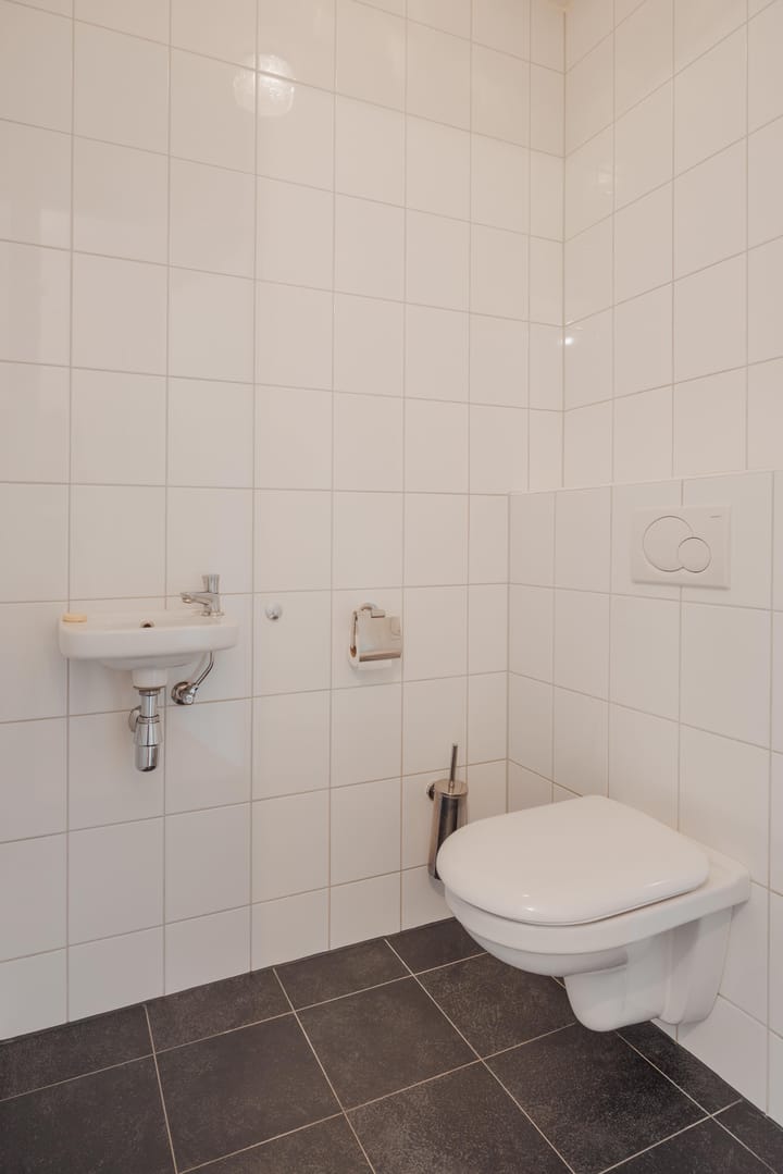 Photo 15 of Prins Hendrikstraat 2-B