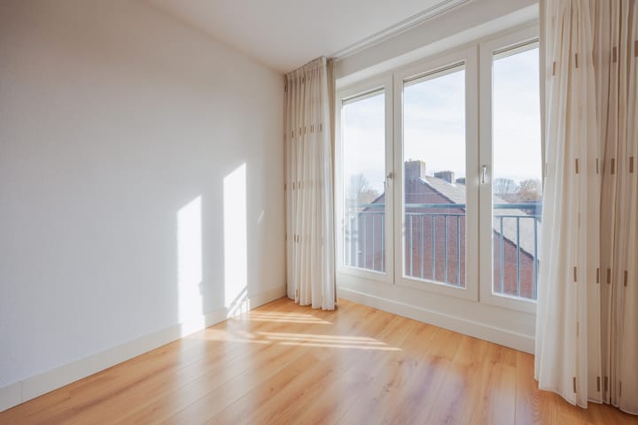 Photo 24 of Prins Hendrikstraat 2-B