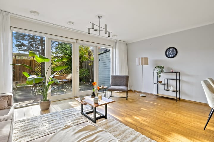 Photo 11 of Carry van Bruggenhof 115