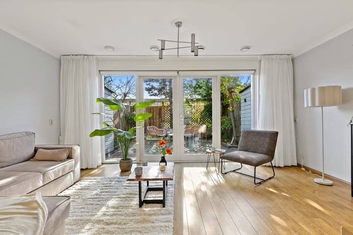 Photo 12 of Carry van Bruggenhof 115