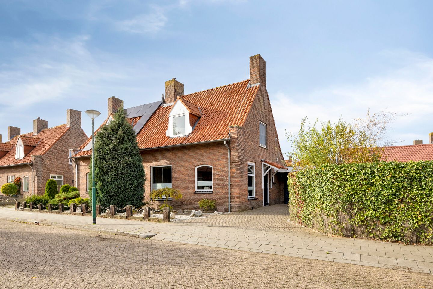 Photo 1 of Le Sage ten Broekstraat 1